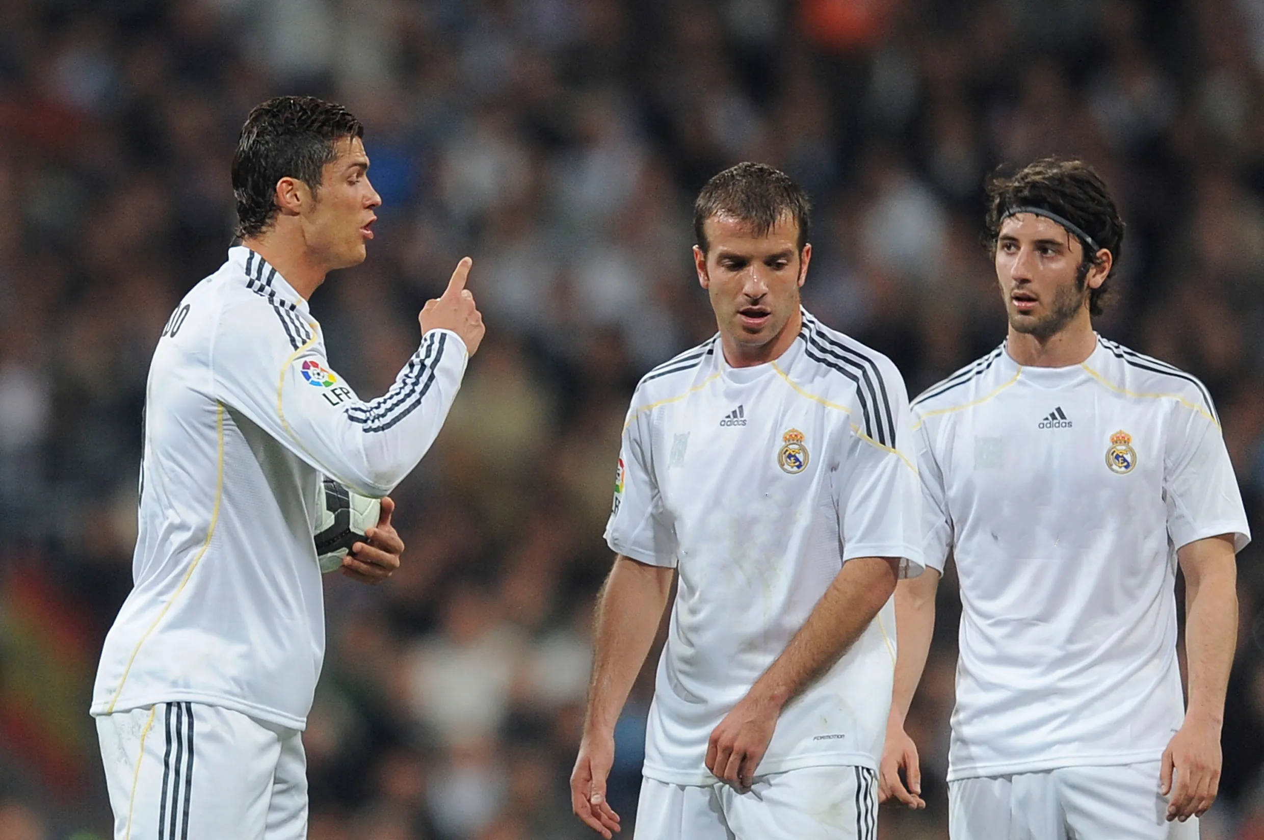 开云体育入口-本菲卡险胜皇马，C罗补时绝平世界杯的简单介绍