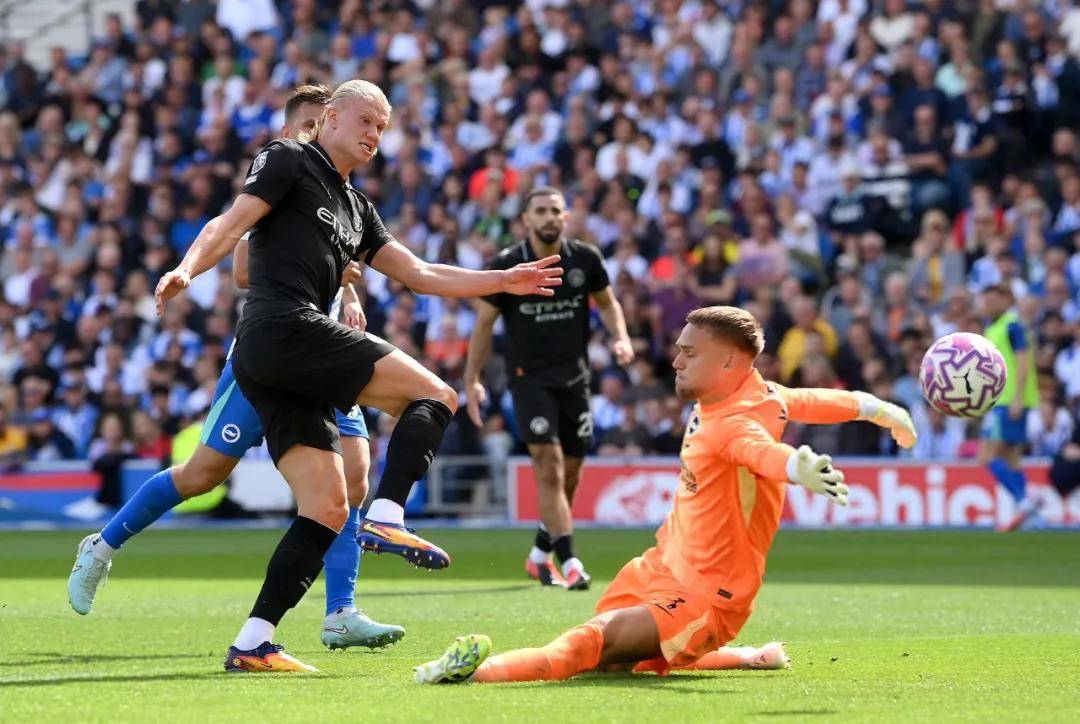 曼城险胜曼联，哈兰德扑点救主欧联杯