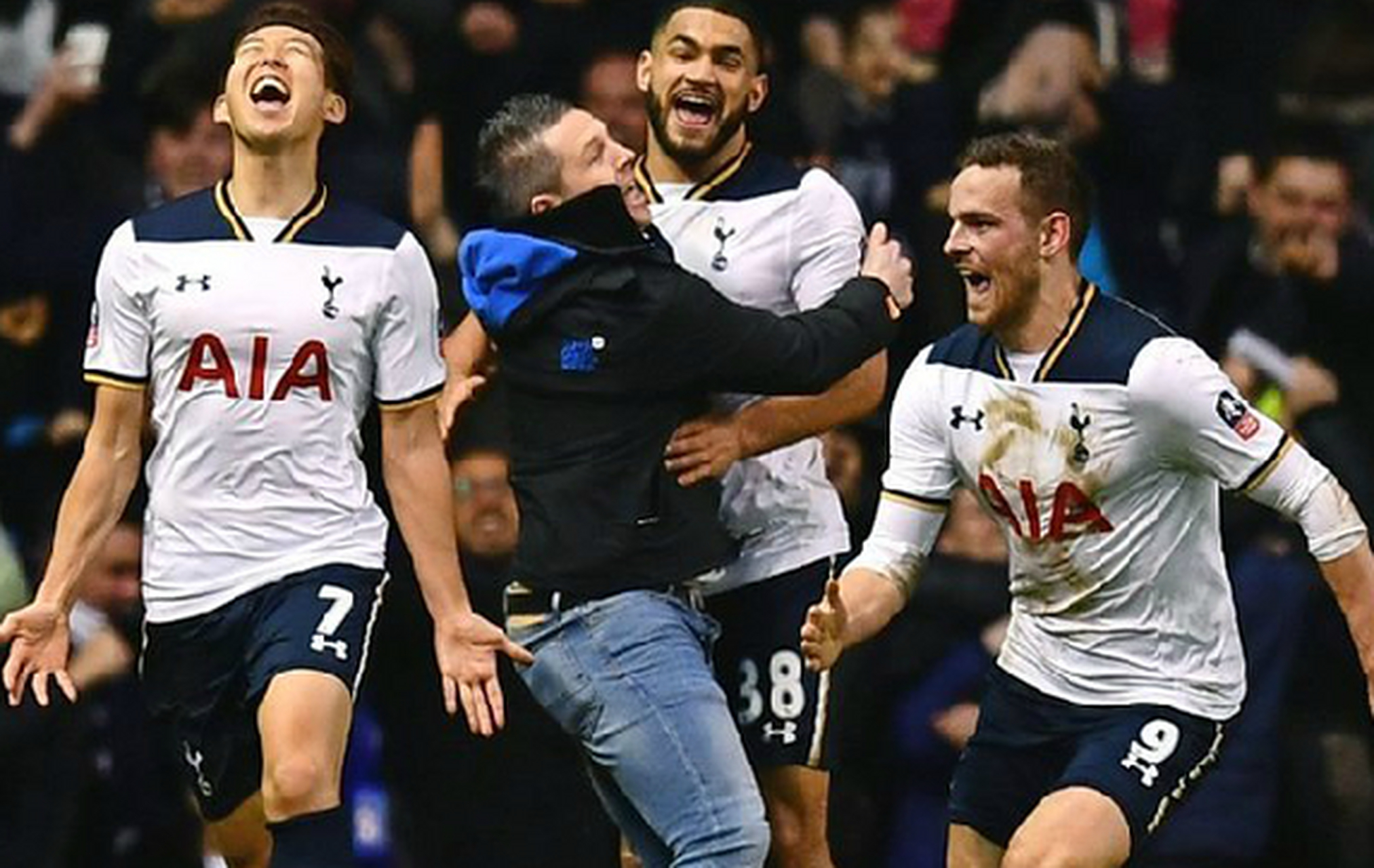 关于热刺完胜伯恩利，继续保持不败记录的信息